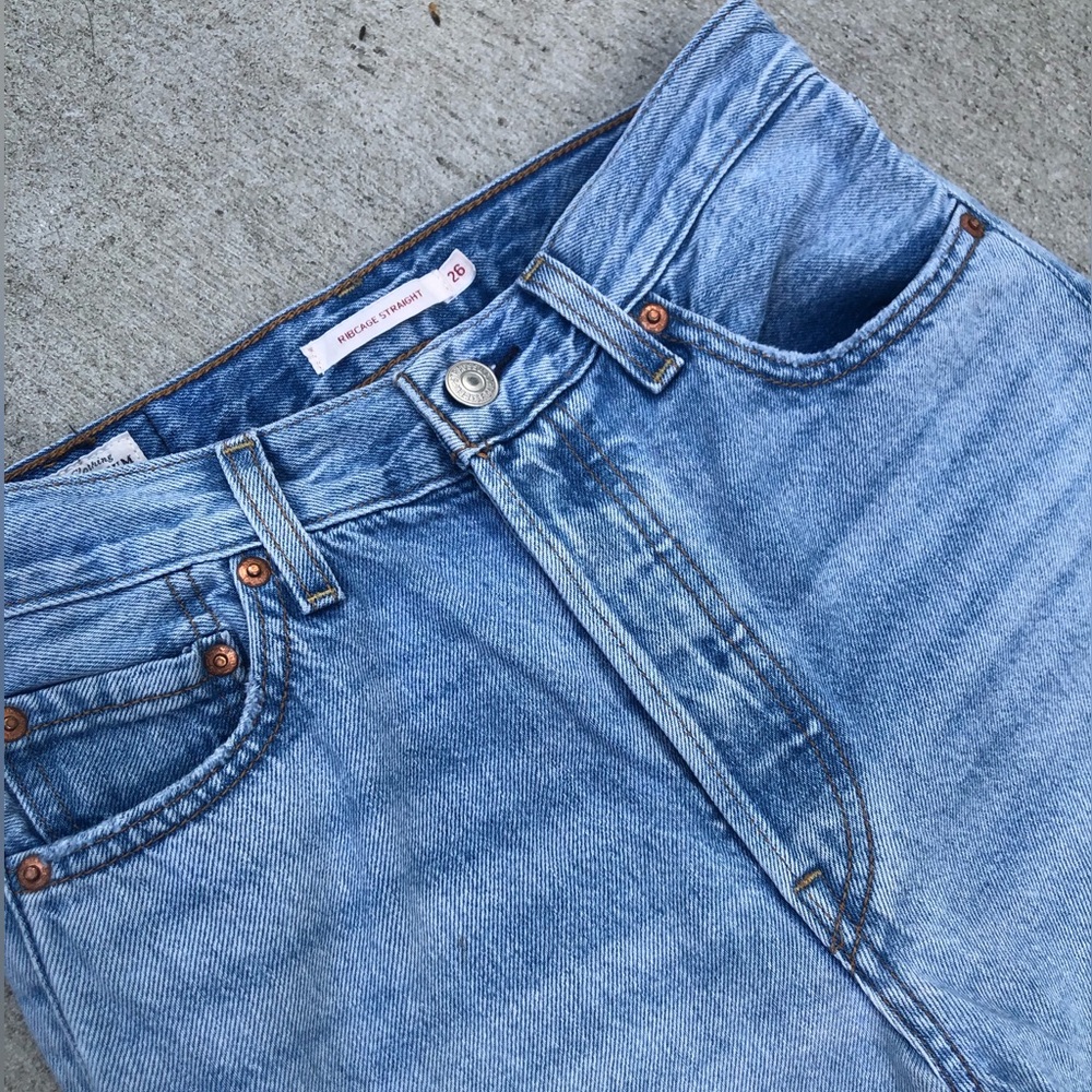 Levi’s Ribcage Straight Jeans